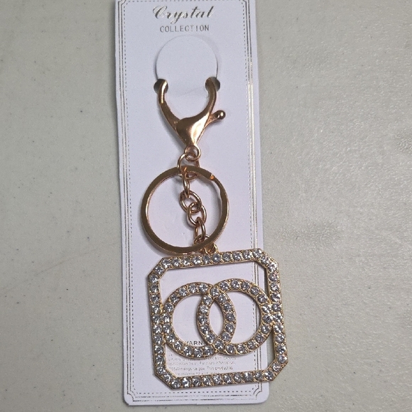 Gold Key Holder - Picture 2 of 2